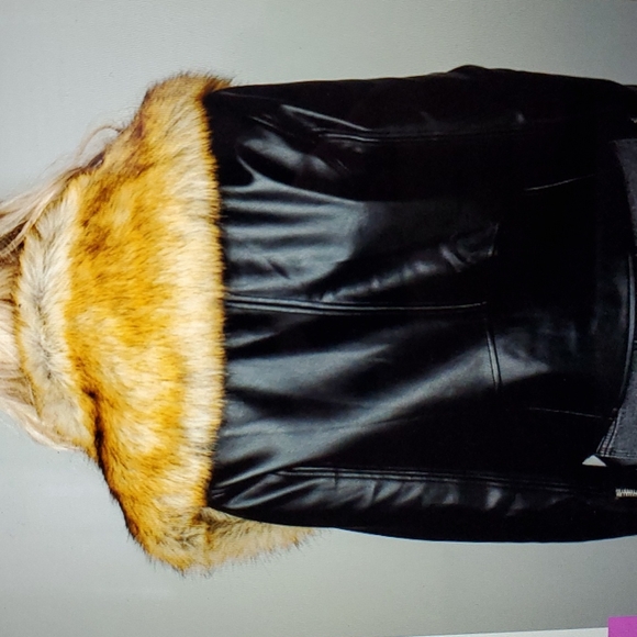 🎉Host Pick 🎉Vegan Leather Jacket w/ Removable Faux Fur - Picture 4 of 4